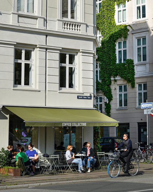 Facade til Coffee Collective kaffebar på Sankt Hans Torv